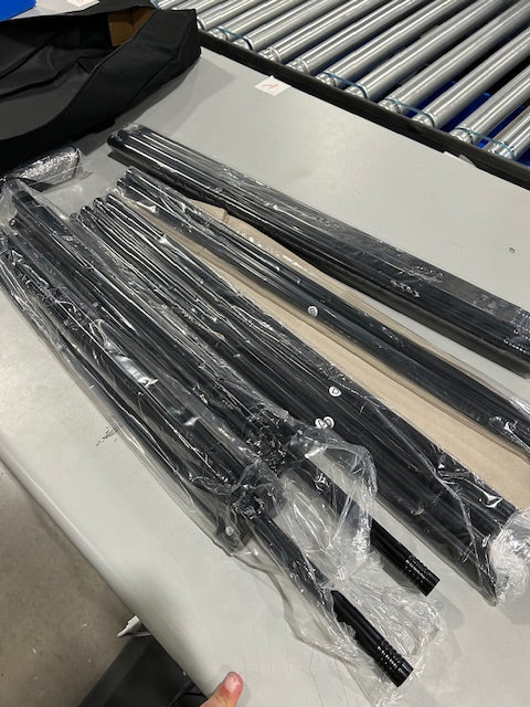 GENERIC 120" WHITE PROJECTOR SCREEN WITH 2 FOLDABLE STANDS - WHITE - Like New
