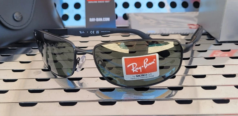 RAY BAN RB3254 PILOT MATTE BLACK FRAME GREEN LENSES 61MM - BLACK/GREEN - Like New