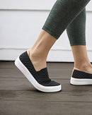 533198MVMX Dearfoams Women's Sophie Loafers Black/White Size 7.5 - Like New