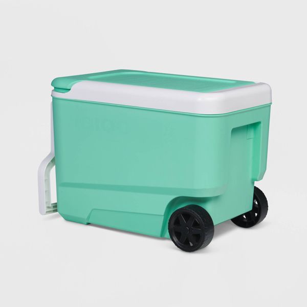 IGLOO WHEELIE COOL 38QT ROLLING COOLER - MINT - Scratch & Dent