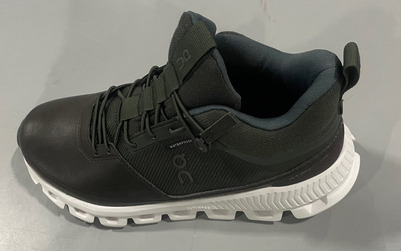 ON RUNNING CLOUD HI WATERPROOF WOMEN'S SHOES - SIZE: WOMEN W5.5 - FIR/UMBER - Like New