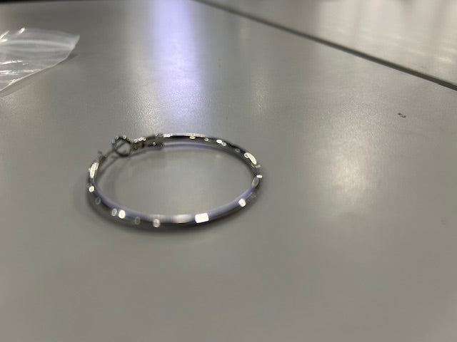 GENERIC SILVER HOOP EARING - SILVER - Like New