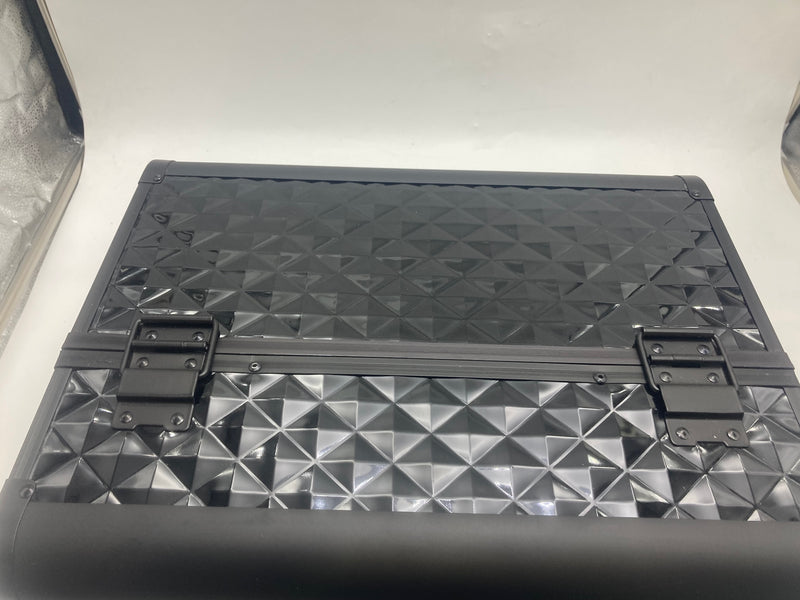 BEAUTY COSMETIC MAKEUP CASE TRAIN EXTENDABLE TRAYS MAGNIFIQ MAKEUP - BLACK - Like New