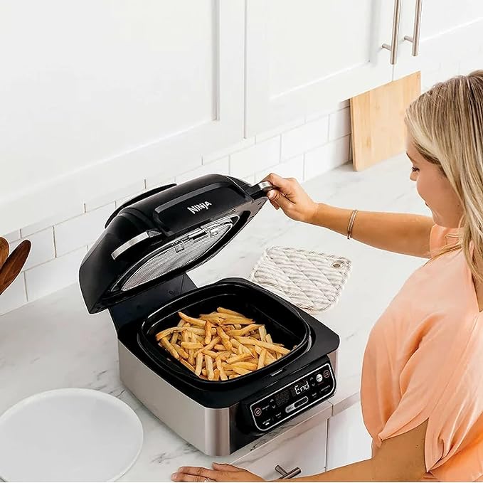 Ninja Foodi 5-in-1 4-qt. Air Fryer Roast Bake Dehydrate AG302 - Black/Silver Like New