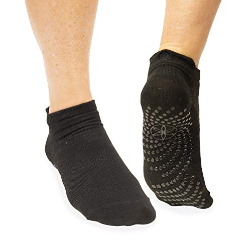 GAIAM GRIPPPY FIT ATHLETIC SOCKS 2PK  NONSLIP ANKLE, MIDWEIGHT - BLACK - Like New