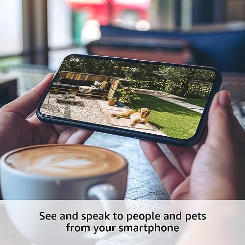 BLINK OUTDOOR 4 WIRELESS SMART SECURITY CAMERA 2YR 2WAY TALK BCHLDR + SYNC - Like New