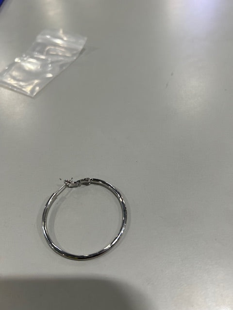 GENERIC SILVER HOOP EARING - SILVER - Like New