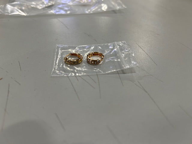 GENERIC GOLD CIRCLE EARRINGS WITH LITTLE WHITE JEWELS - GOLD - Like New
