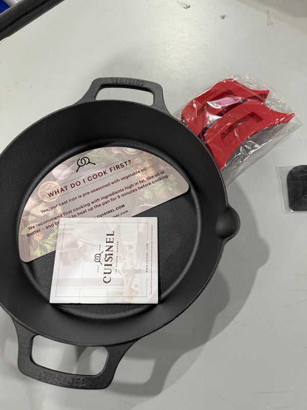 CUISINEL 10" DUAL HANDLE CAST IRON SKILLET IRON SILICONE HANDLES - BLACK - Like New