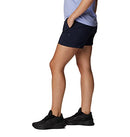 COLUMBIA WOMEN'S SILVER RIDGE OMNI-WICK SHORTS - SIZE WOMEN 6 - DARK NOCTURNAL - Brand New