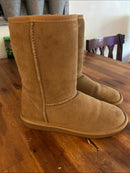 ADOKOO CLASSIC MID-CALF FAUX FUR LINED WINTER BOOT - SIZE: WOMEN 8 - CHESTNUT - Like New