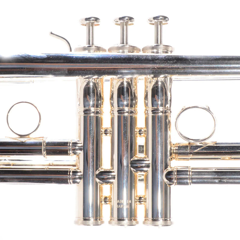 Yamaha Xeno YTR-8335R Professional Trumpet - Silver - Like New