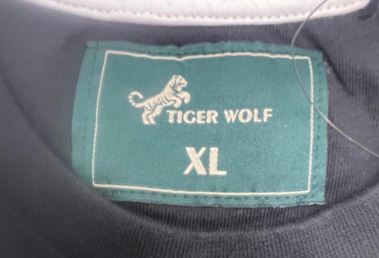 TIGER WOLF CREW SHIRT - SIZE: MEN XL - BLACK - Like New