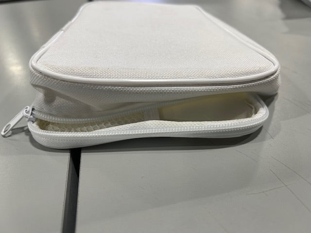 BEAUTURAL WHITE 10X7X2 BEAUTURAL TRAVELING CASE - WHITE - Like New