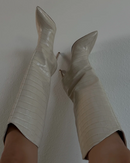 MARYANA BOOT BY SCHUTZ - SIZE: WOMEN 6 - EGGSHELL - Like New