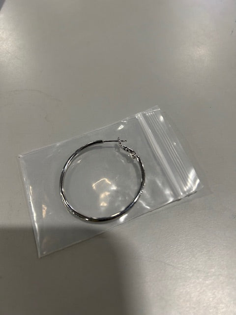 GENERIC SILVER HOOP EARING - SILVER - Like New